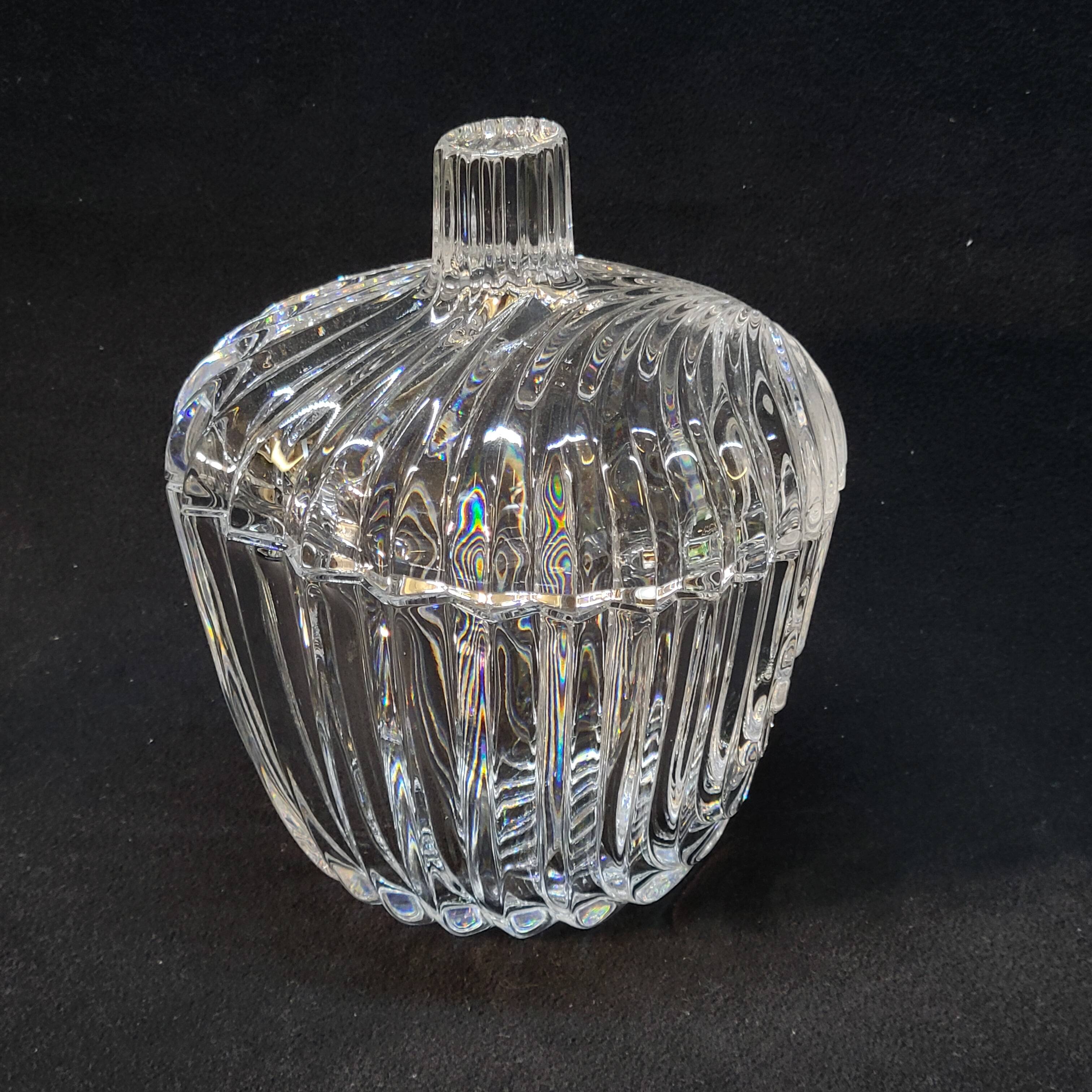 Covered box in villeroy and boch crystal shell shape vintage