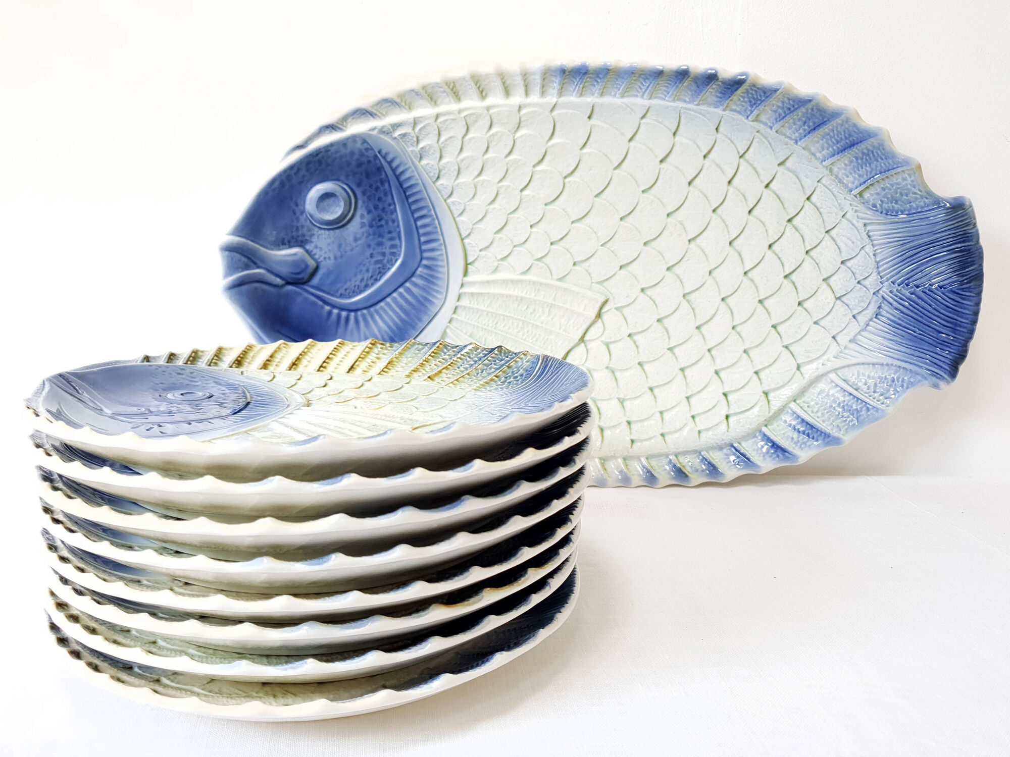 Fish service 8 plates and a large dish / Manufacture française Sarreguemines