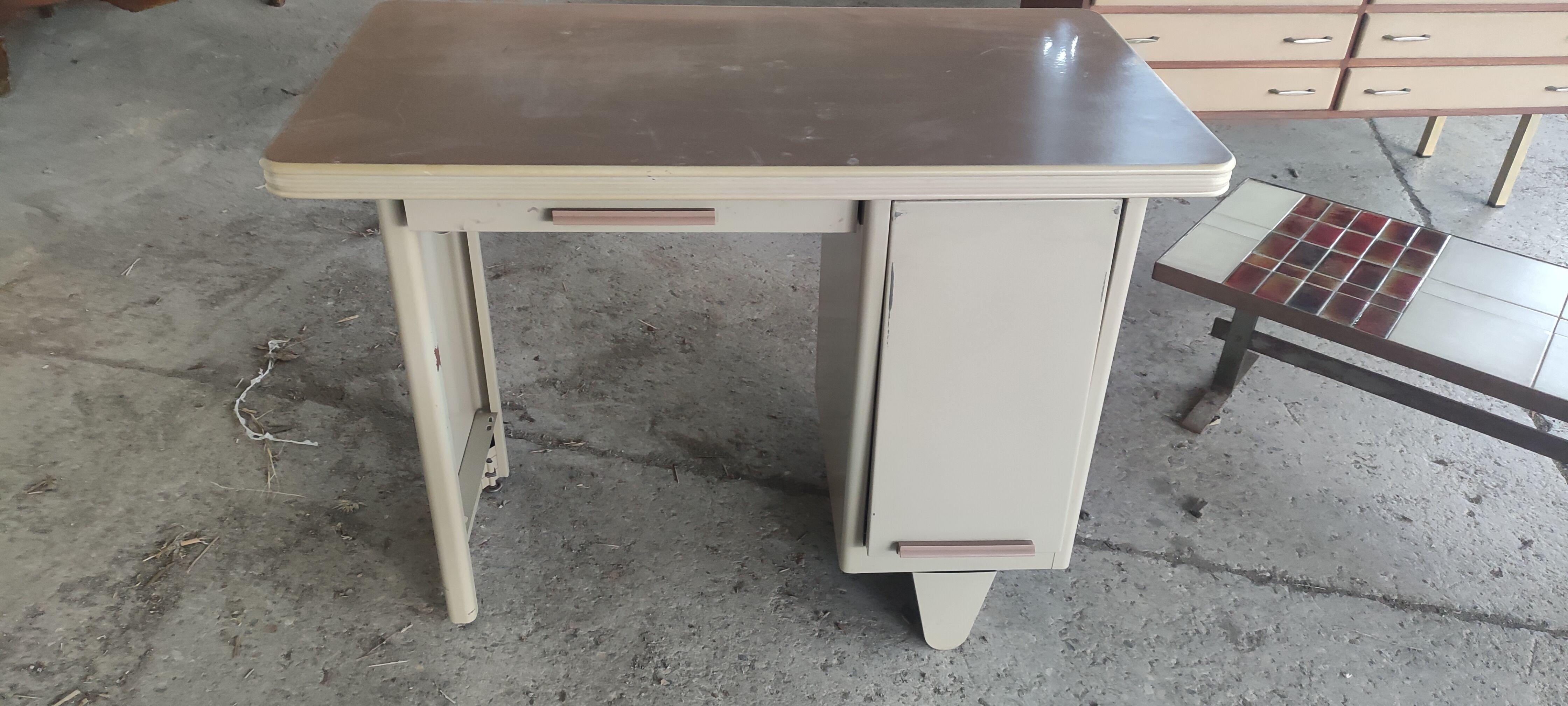 Metal desk of the 60s manufactured by RCB