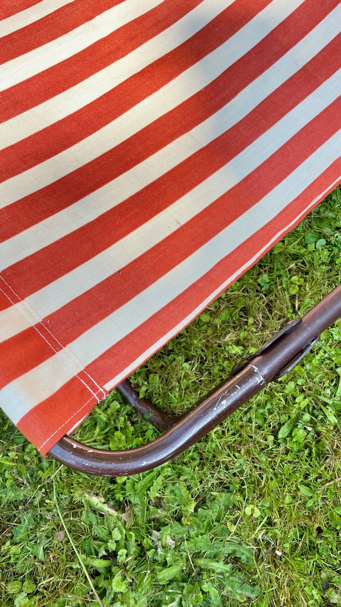 Vintage foldable nomadic deckchair