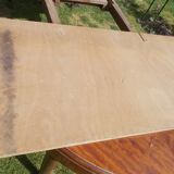 Extendable dining table