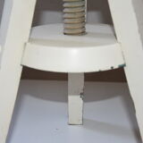 Tabouret d'atelier tripode à vis