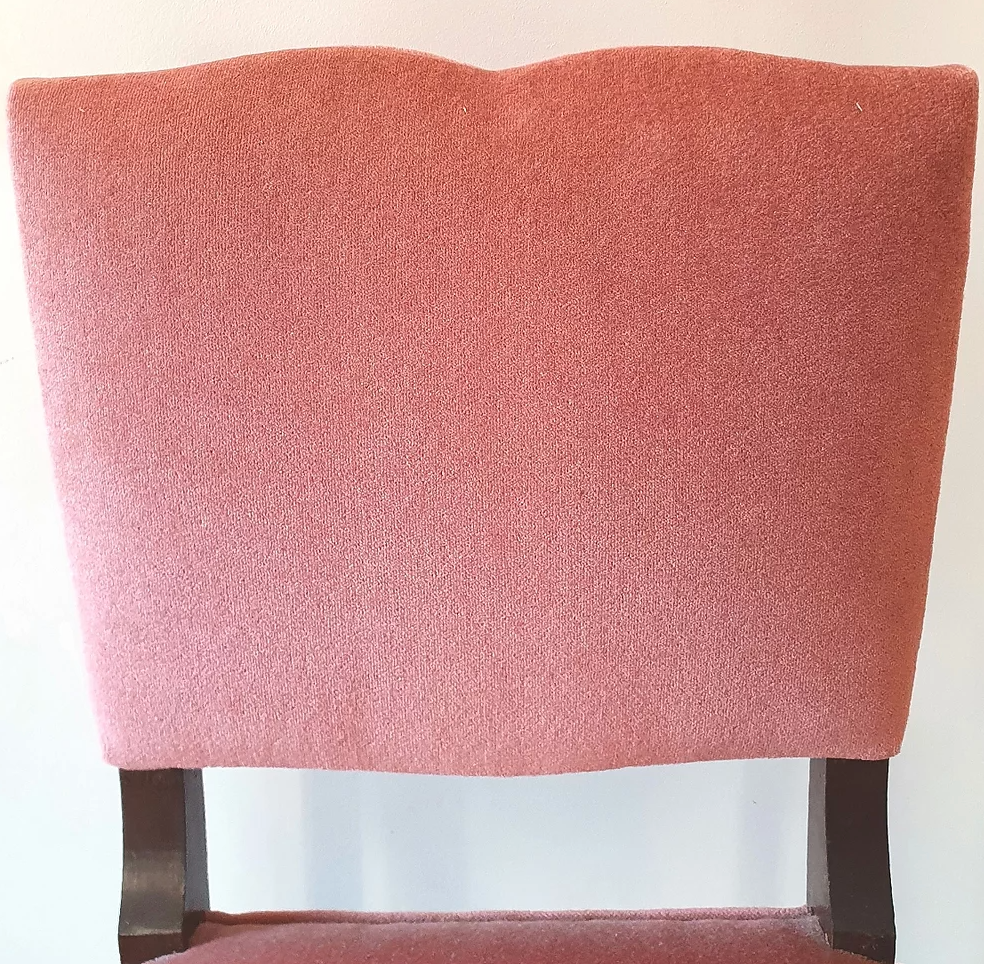 Set de 2 chaises anciennes en velour rose