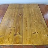 Round table 4 feet in cherry tree with 2 extensions