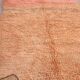 Tapis marocain vintage fait main en laine pêche