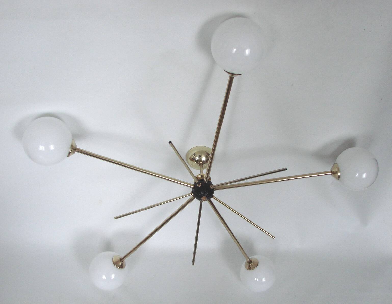 Chandelier Stilnovo, années 1960, laiton et verre, 5 points lumineux