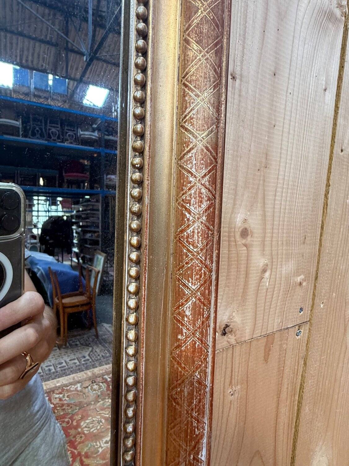 Mirror from the mid-19th century with a pediment — Louis-Philippe period — Gilded stucco wood