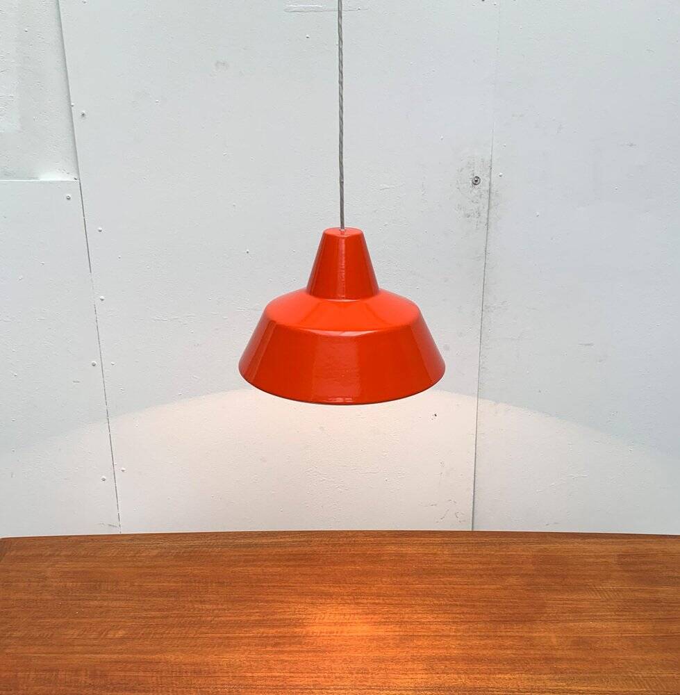 Suspensions Mid-Century danoise Emaille Amatur de Louis Poulsen, années 1960, lot de 3