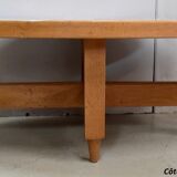 Table de salon en chêne massif, par R. Guillerme et J. Chambron, éditions « Votre Maison » 1960