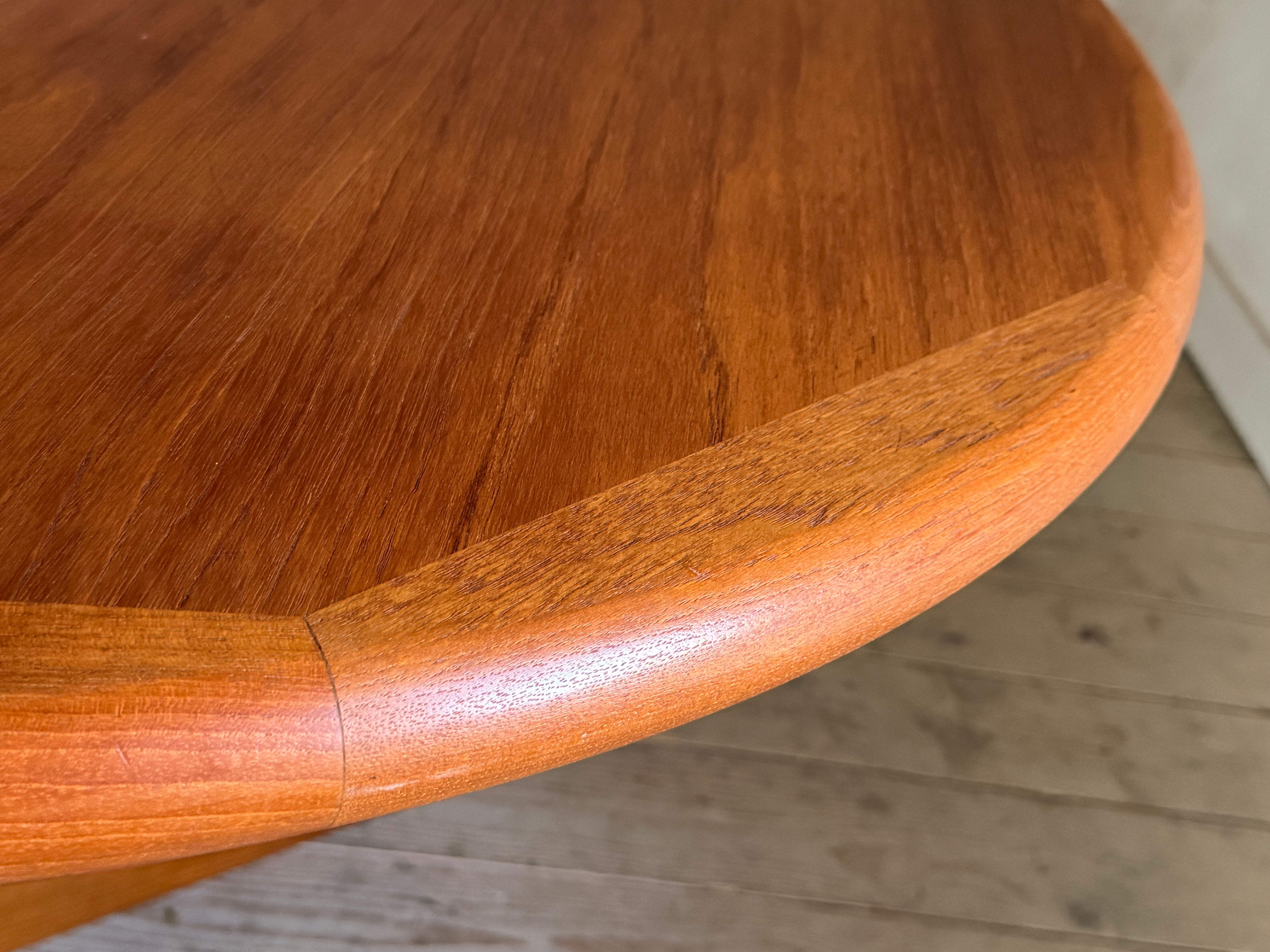 Table scandinave teck ronde vintage pied central étoile extensible