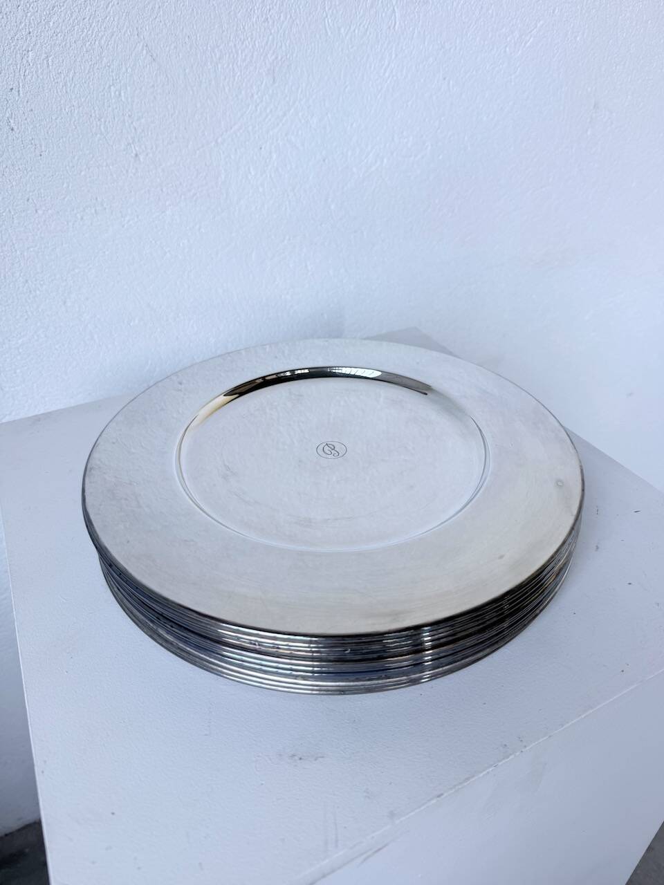 Set of 12 plates - underplates - silver-plated metal Emile Puiforcat