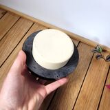 Pique flowers design resin black n white