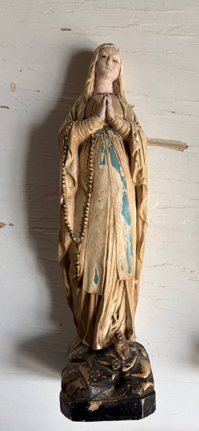 Statue of the Holy Virgin