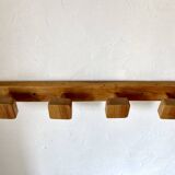 Wall-mounted coat rack with 4 wooden hooks