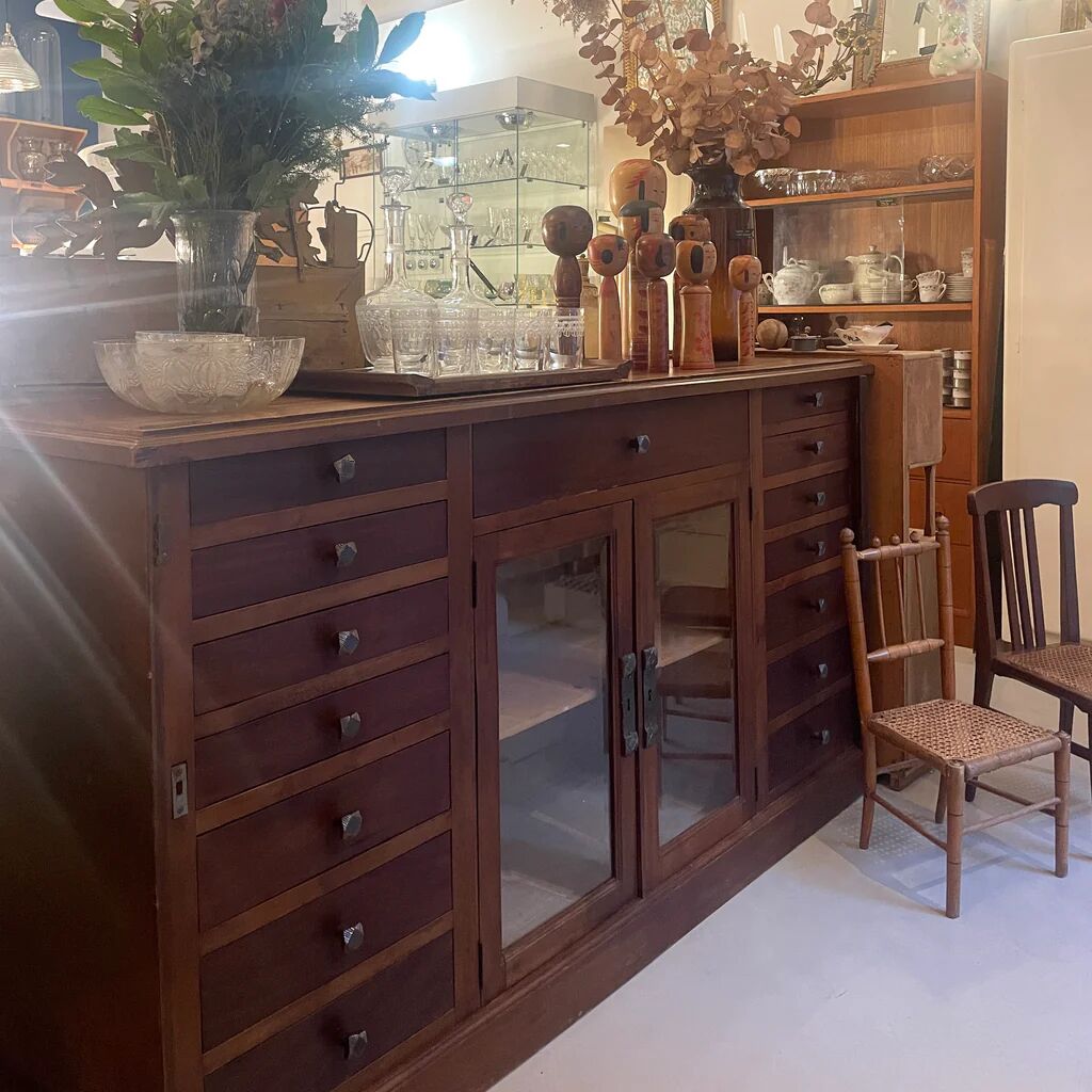 Large dentist's cabinet from the 1930s
