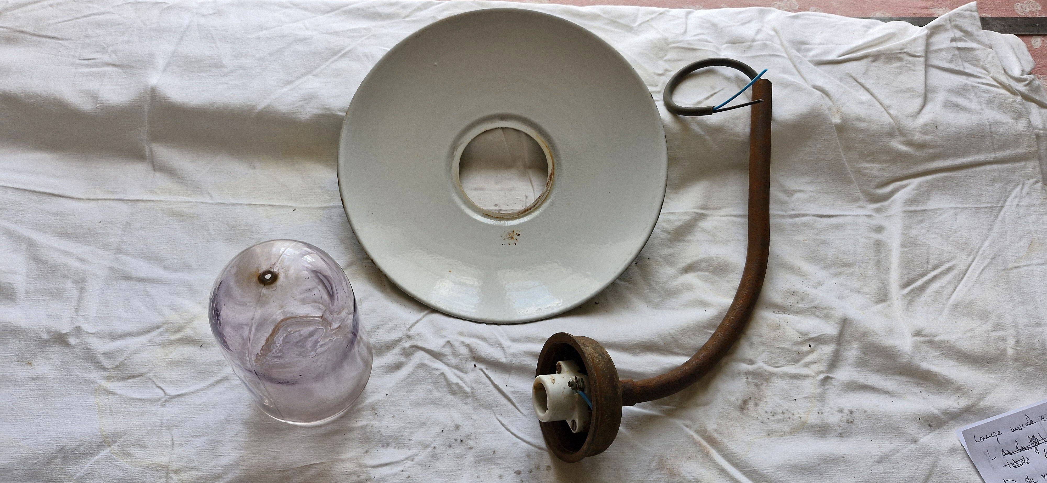 Vintage outdoor swan neck lamp from the 1920s/1930s.