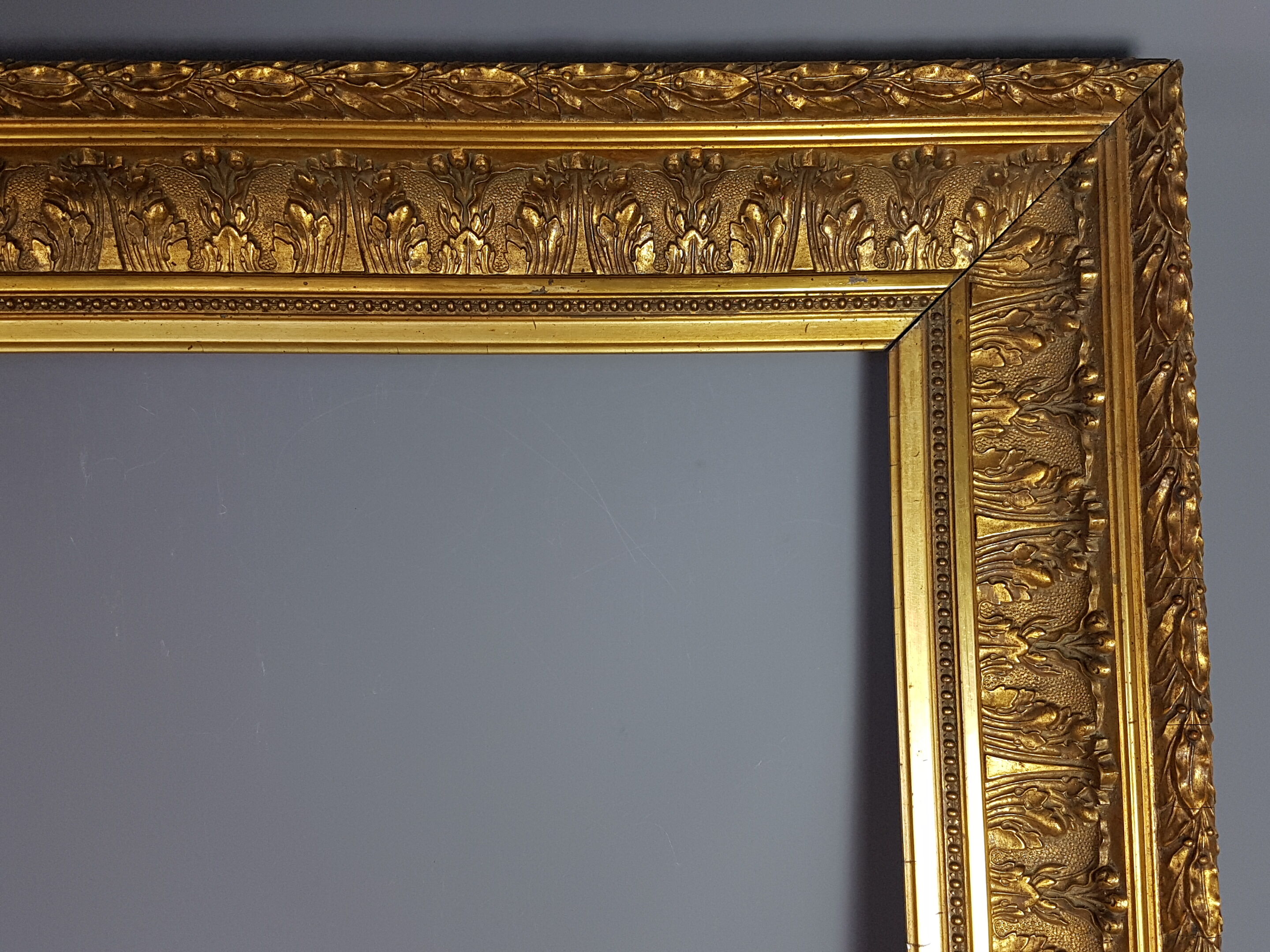 Imposing nineteenth century frame wood and gilded stucco 103x87 foliage 82.7x66.7 cm SB