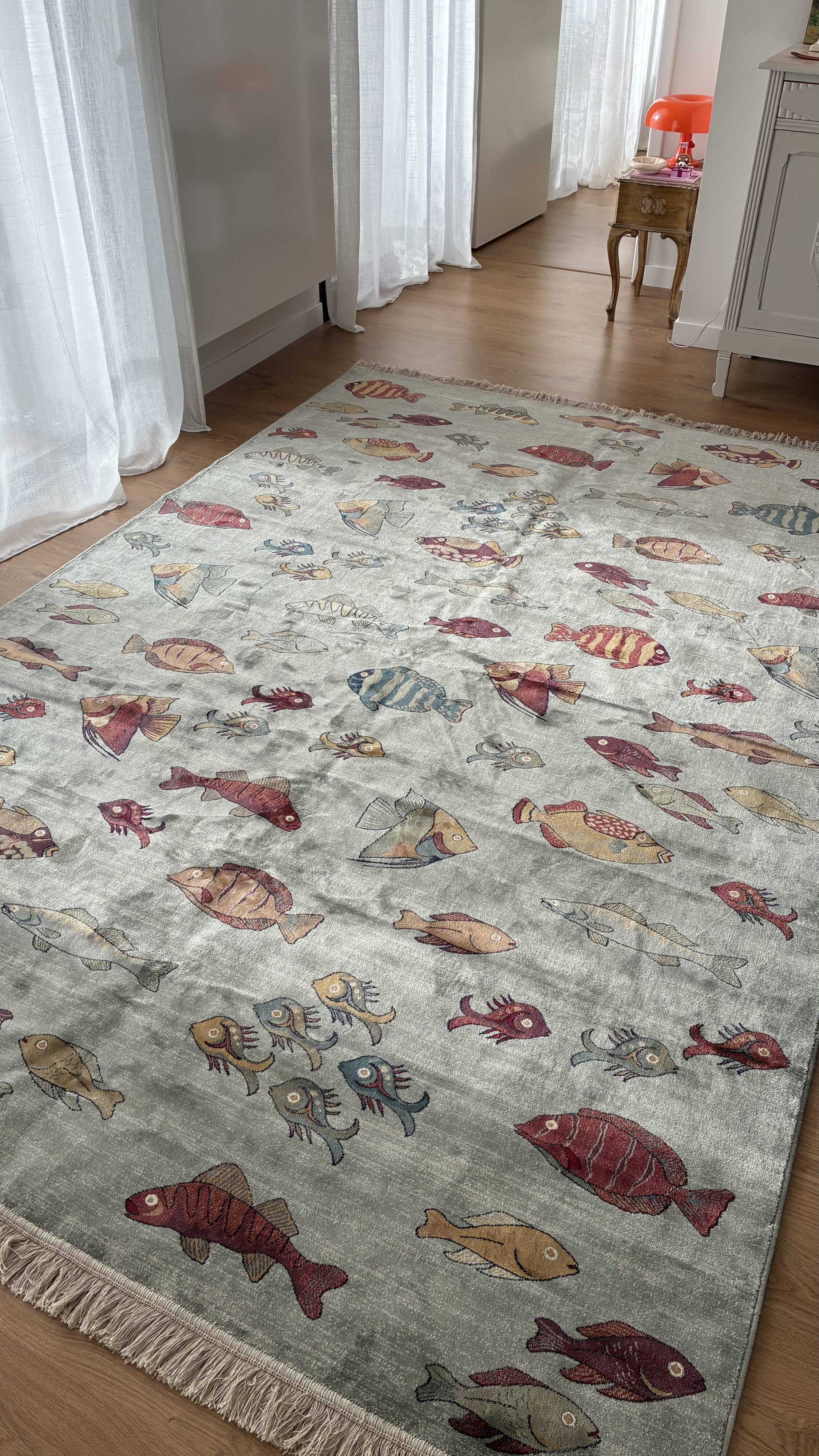 Oriental rug 200 x 300 cm - fish pattern