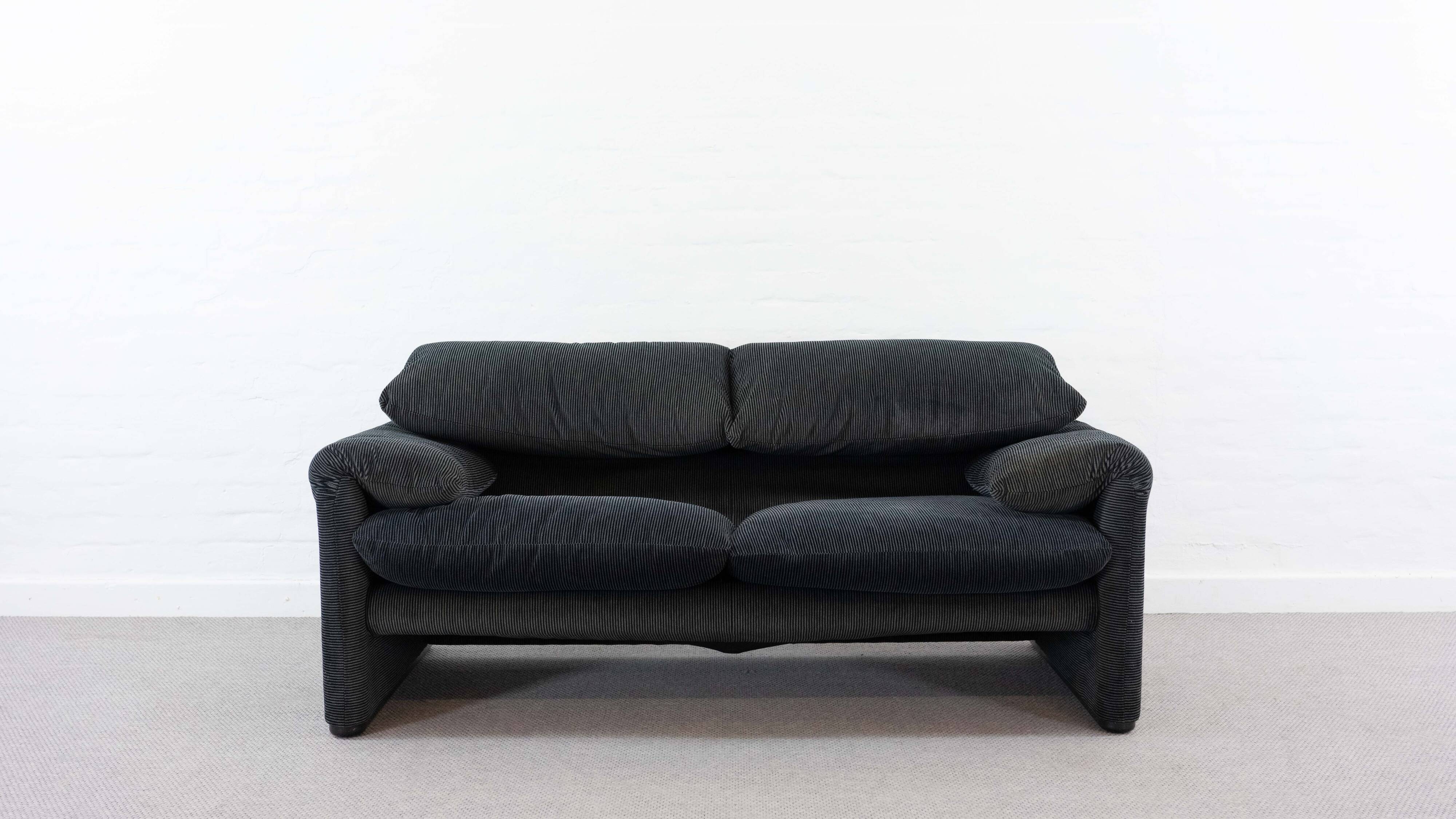 CASSINA MARALUNGA 2-SEAT SOFA BY VICO MAGISTRETTI
