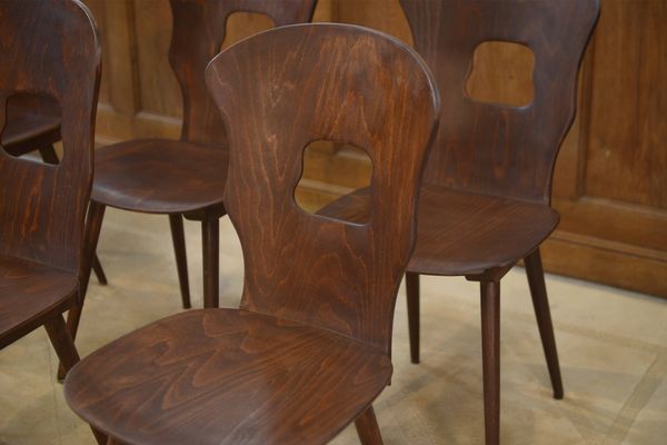 Ensemble de 8 chaises Baumann modèle “Gentiane” Henri Julien 1960’s