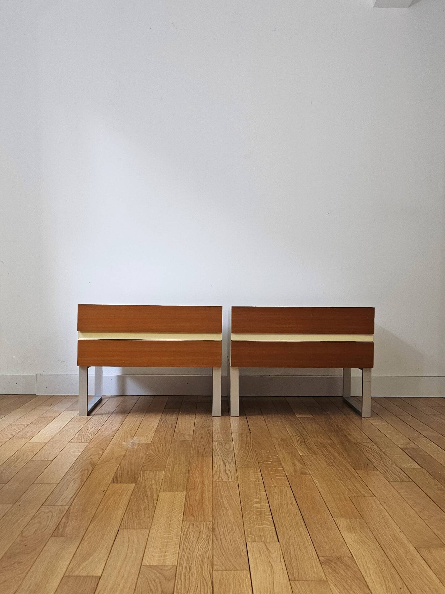Interlukbe - pair of large bedside tables or side tables