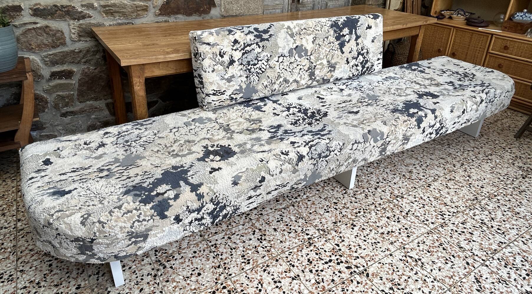 Bench, seat, 3 meters long, high quality, contemporary design.