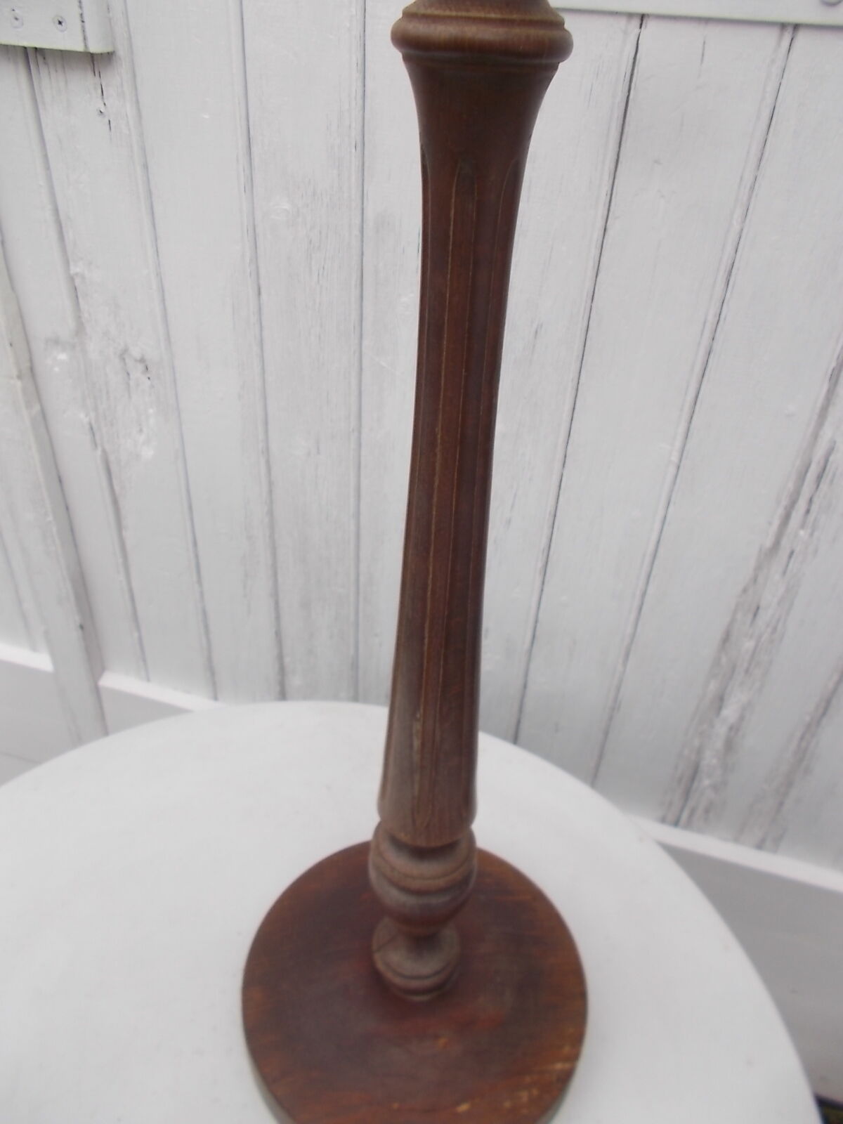 Ashtray on wooden legs