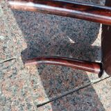 Pedestal table