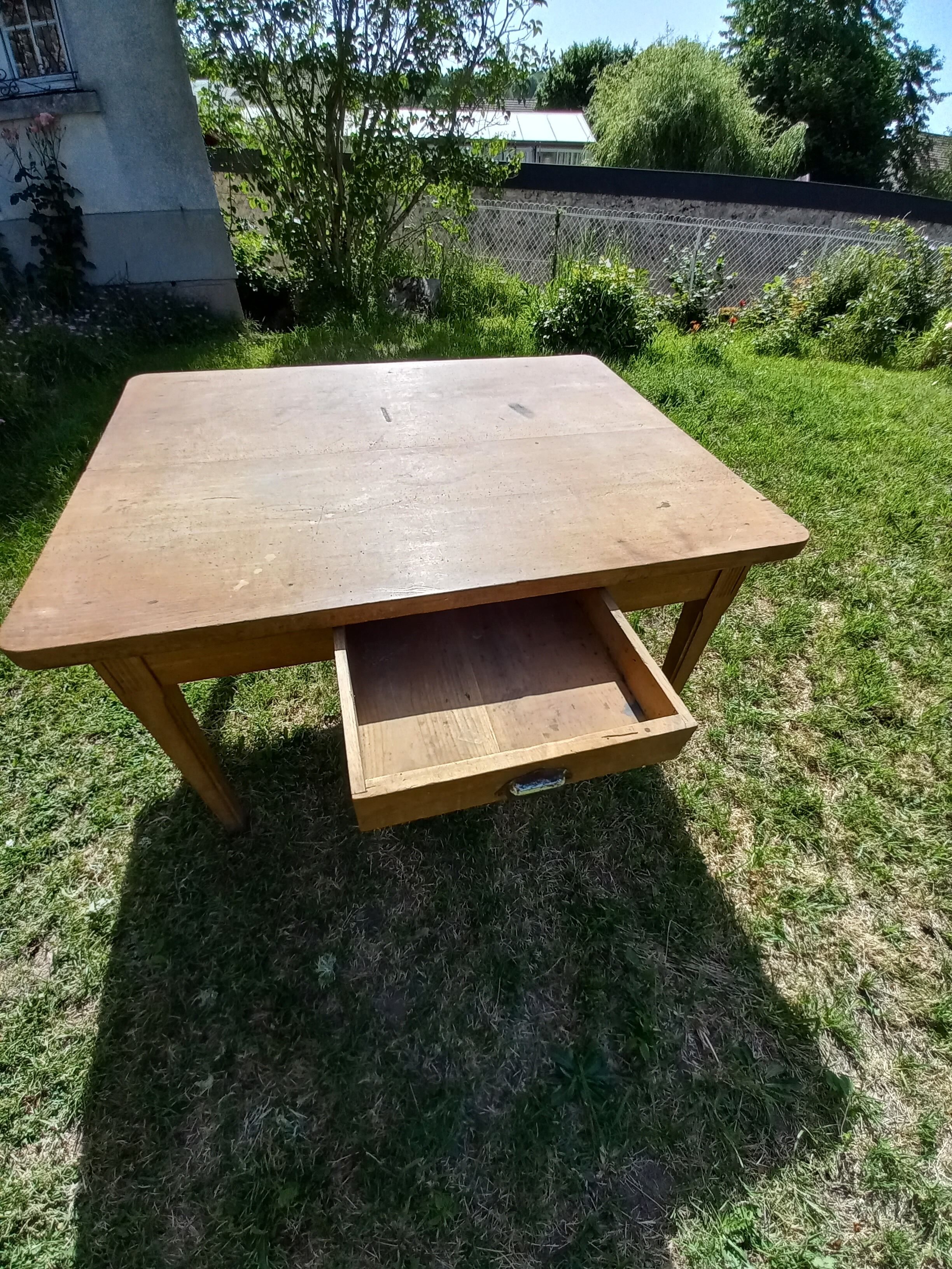 Firm table spindles feet 128cm