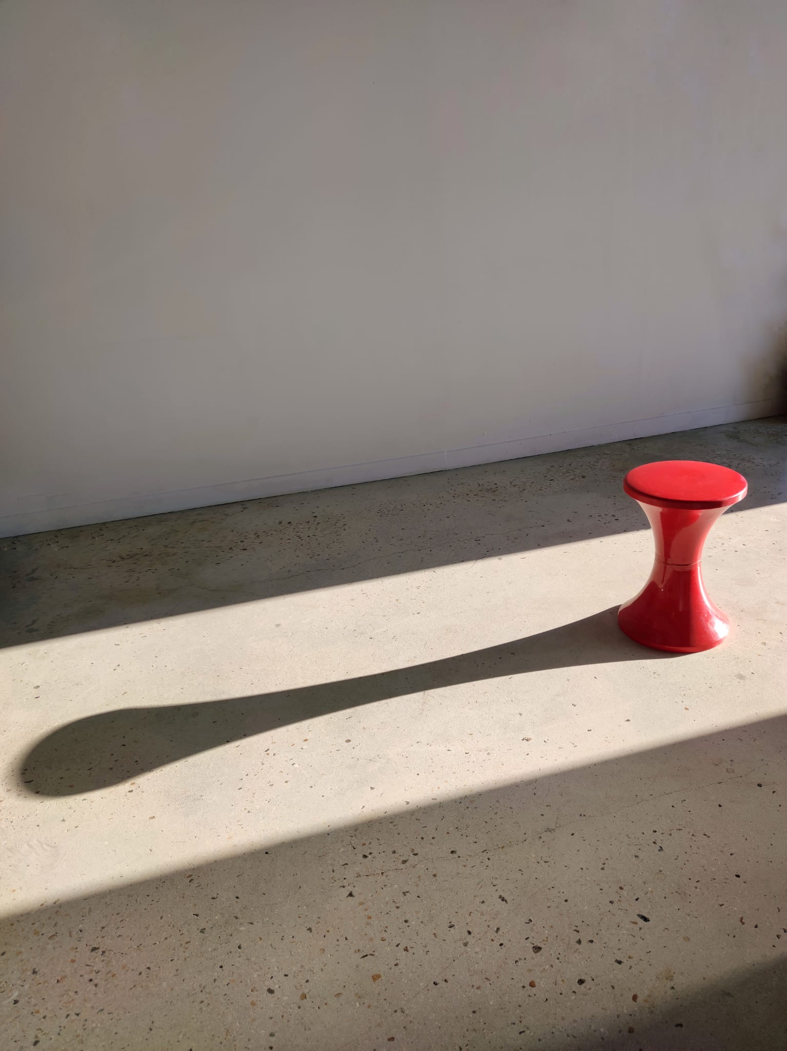 Tam Tam shape diabolo shape in red plastic