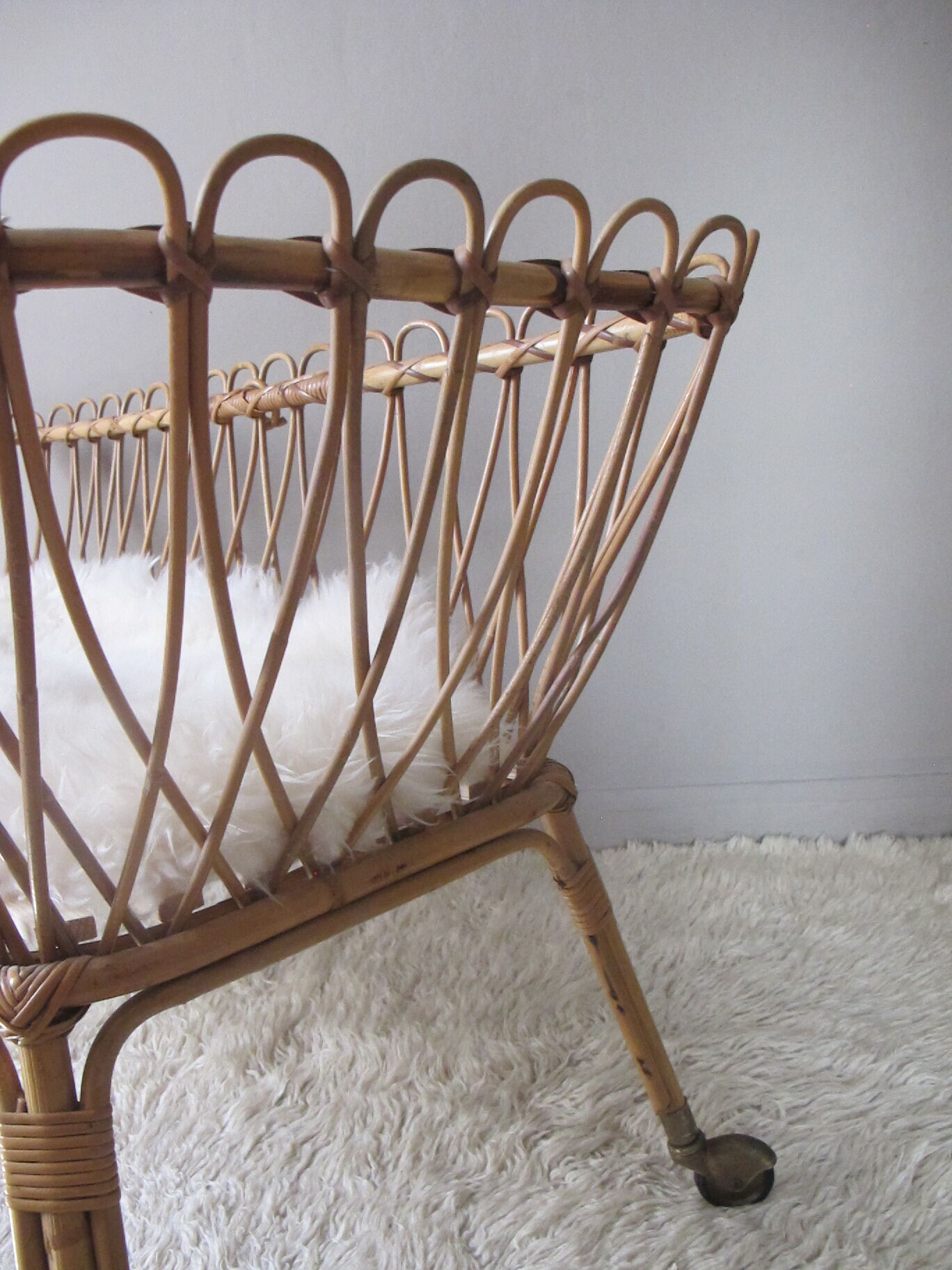Cradle in rattan and wicker vintage