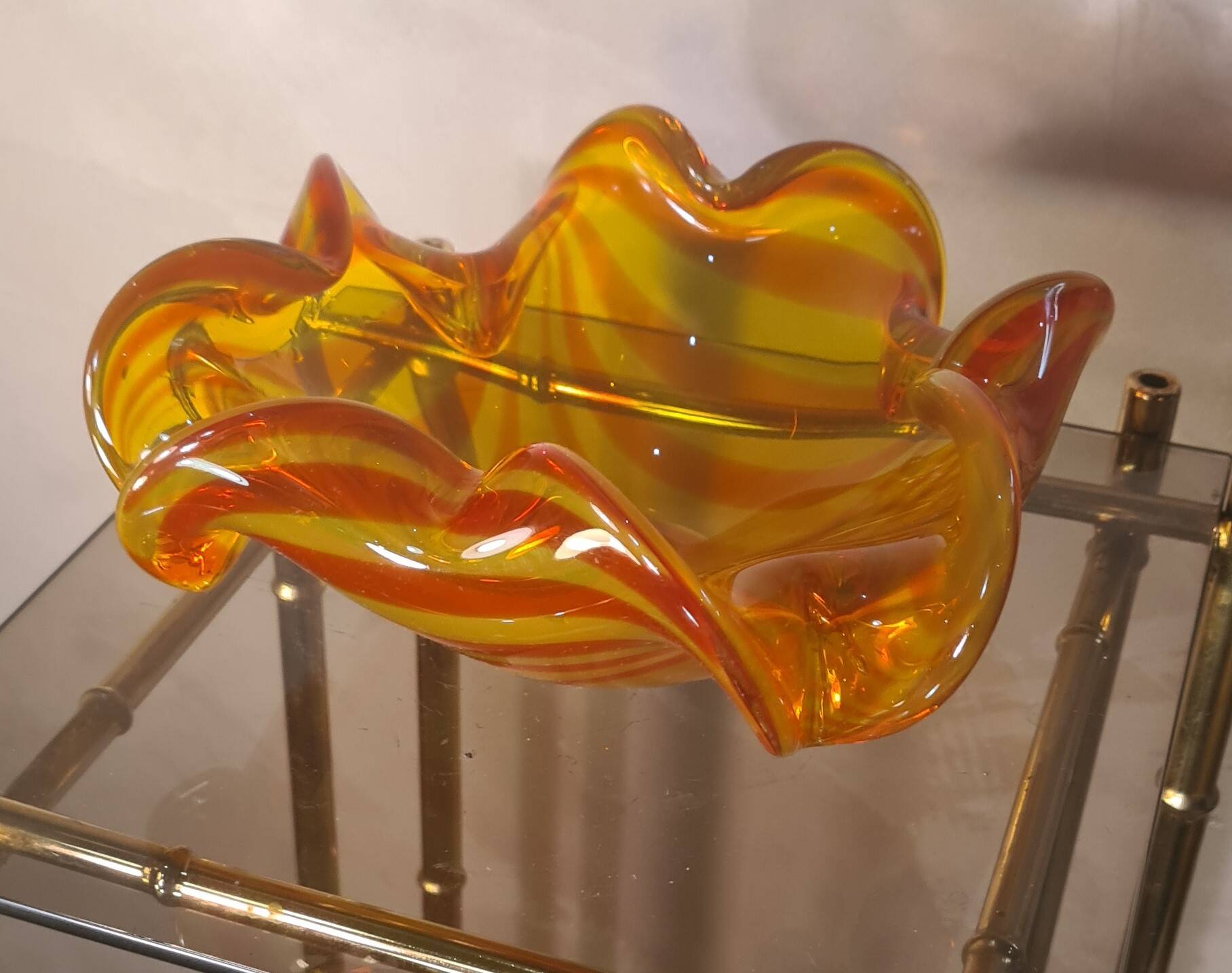 empty pocket, thick glass ashtray, yellow and red, 20x20xh 9cm, Murano Venice 1970,,