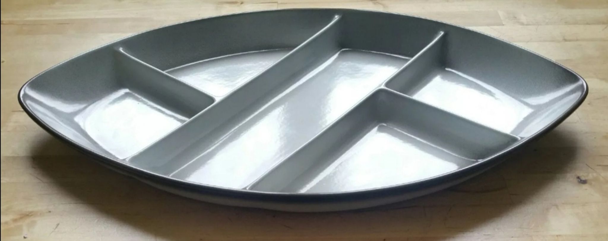 Dish with ceramic compartments