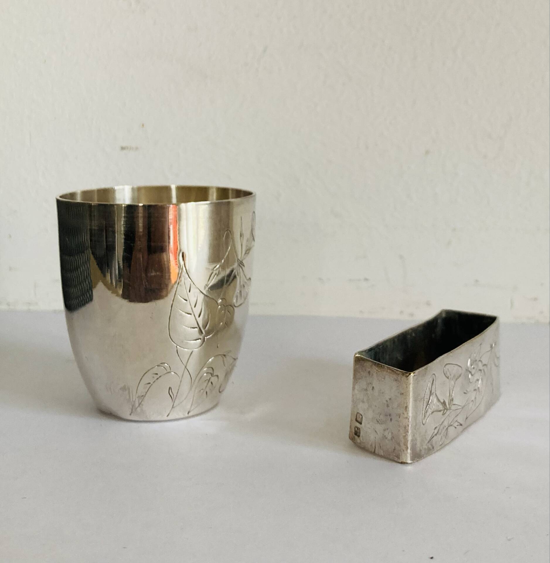 Art Nouveau silver-plated napkin holder with hallmark + case