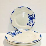 4 white porcelain plates with blue flowers