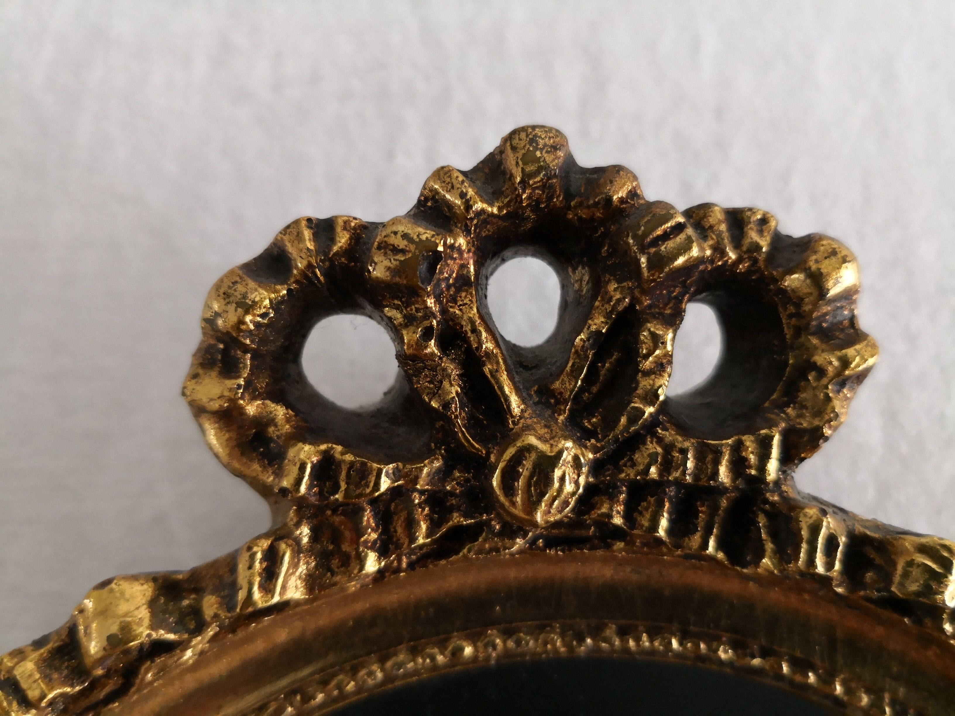 2 golden oval mirror 28 x 20 cm