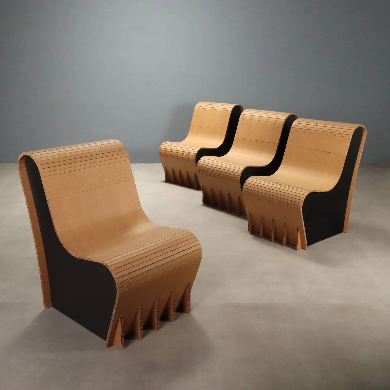 Lot de 4 fauteuils modernes en carton et Forex, années 2000