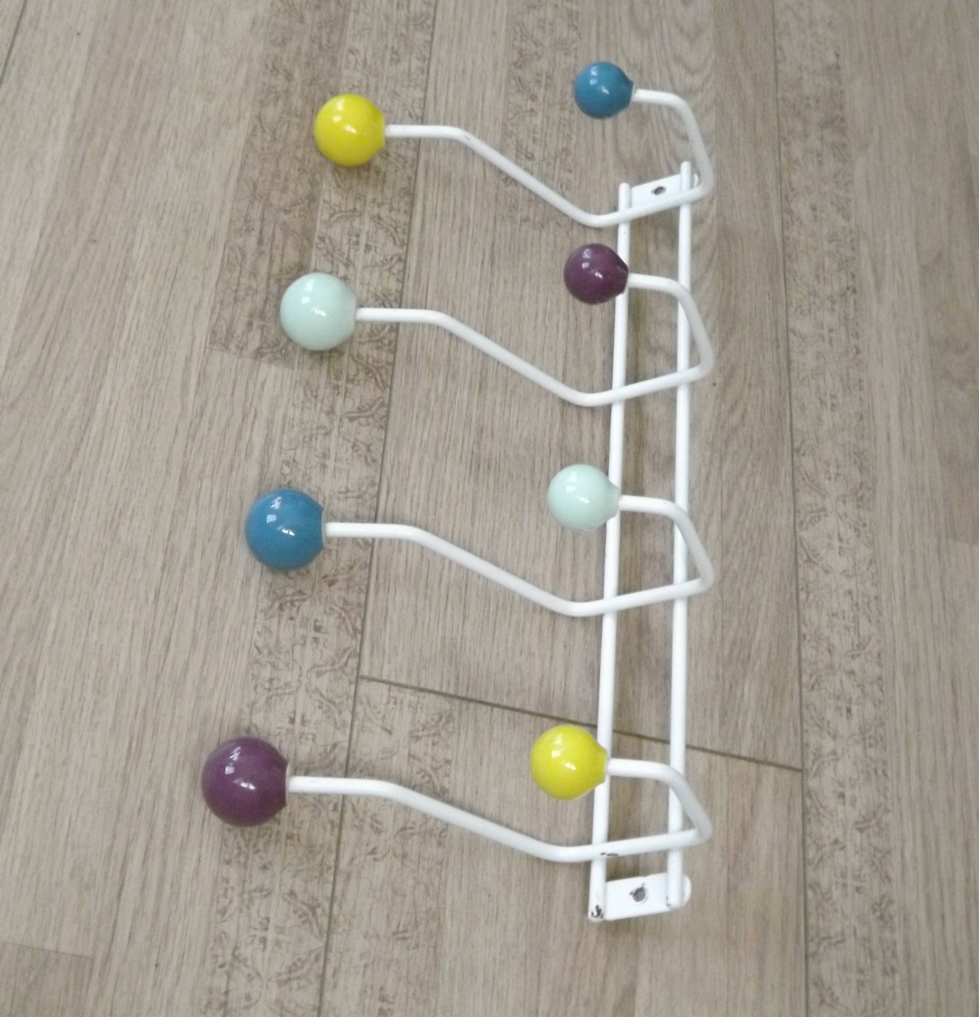 Modern Sputnik Wall Coat/Hat Rack – Space Age Colorful Wall Hanger 5540