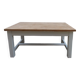 Table basse vintage en bois – esprit campagne chic.