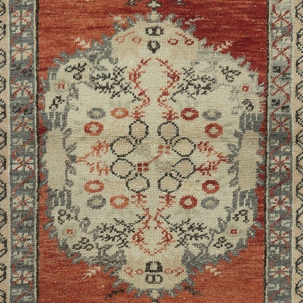 Vintage Handmade Turkish Accent Rug in Red and Beige Color, 100% Wool