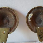 Brass patères