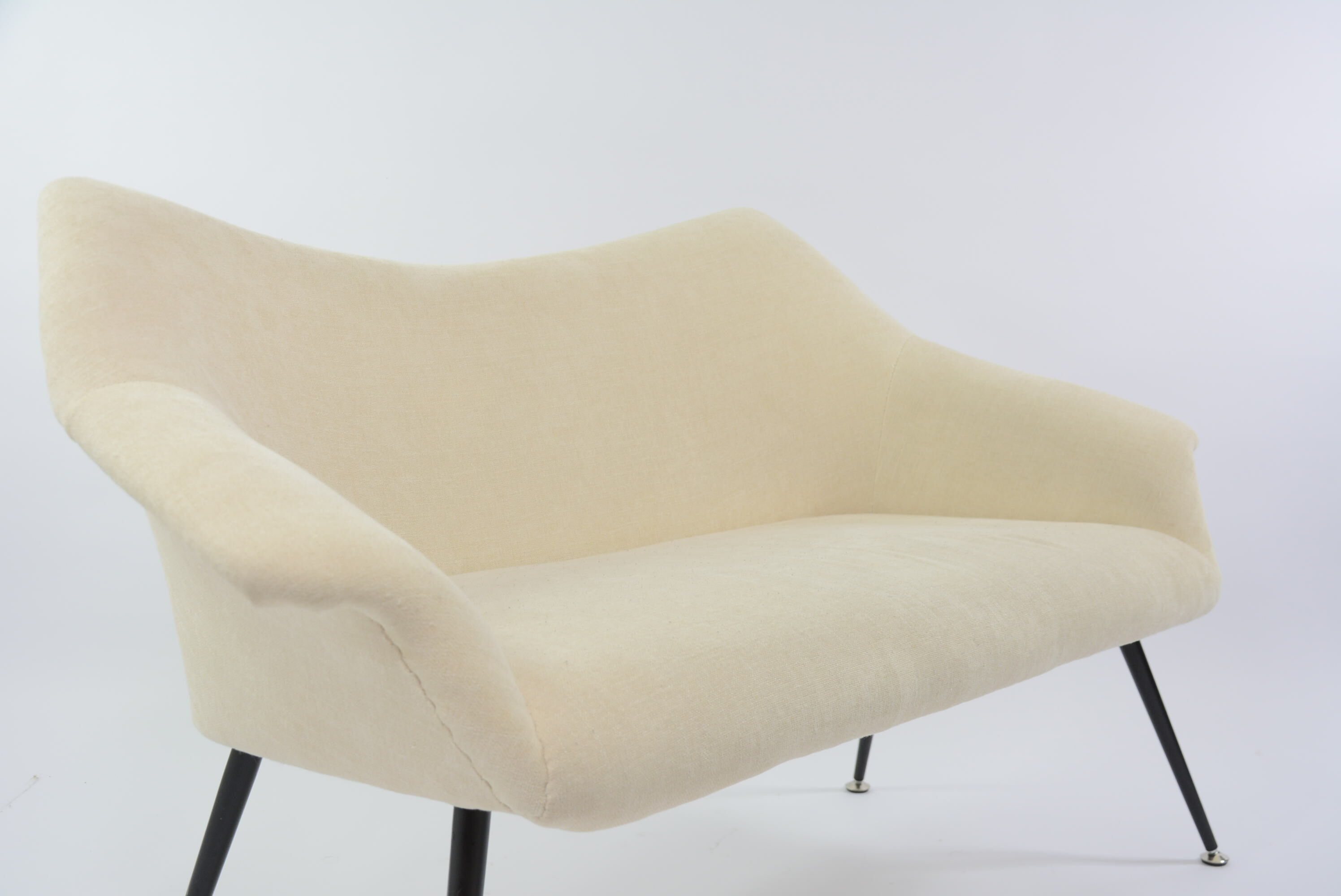 Bench 2 places shell cream