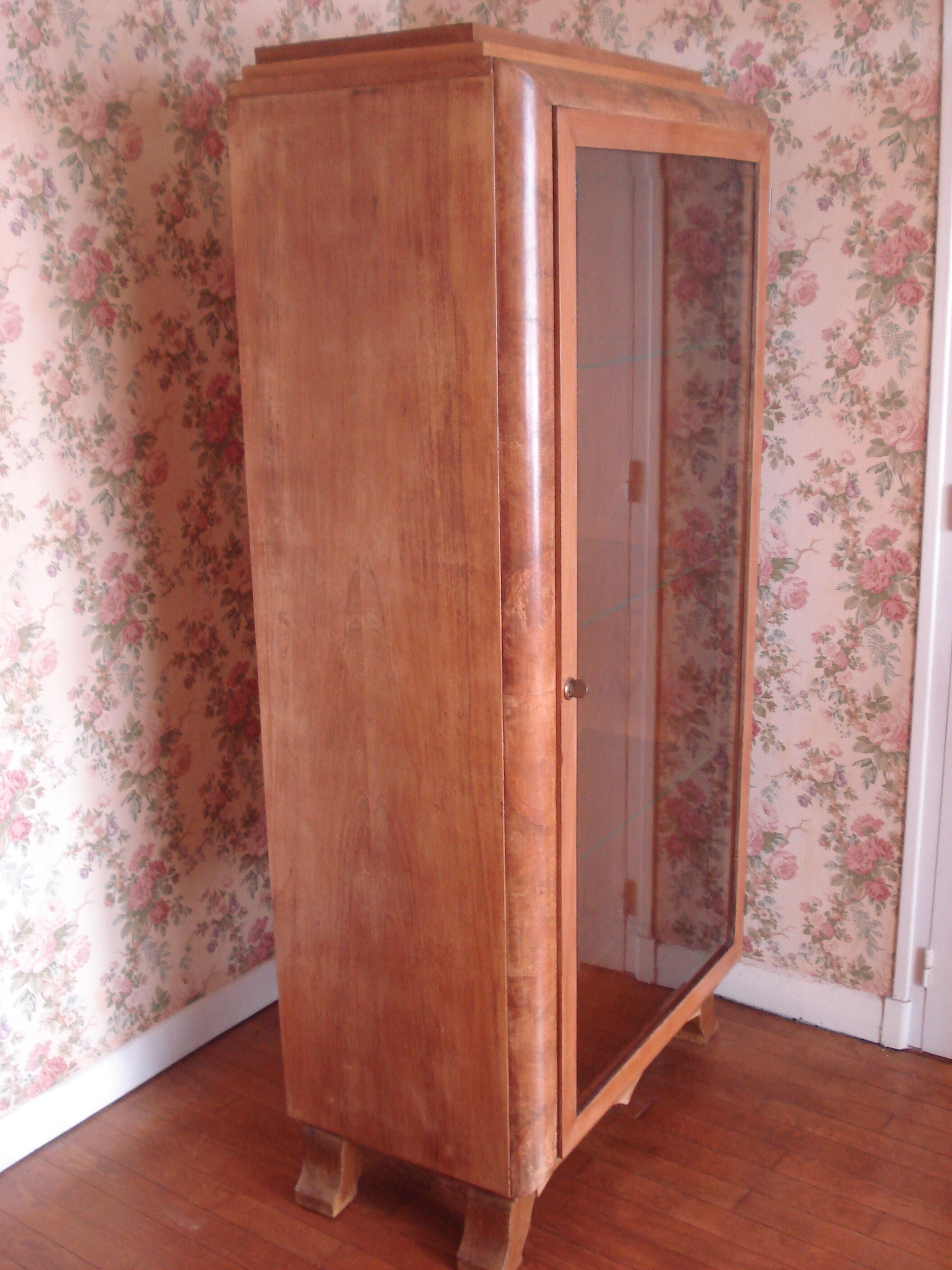 Showcase furniture / silverware