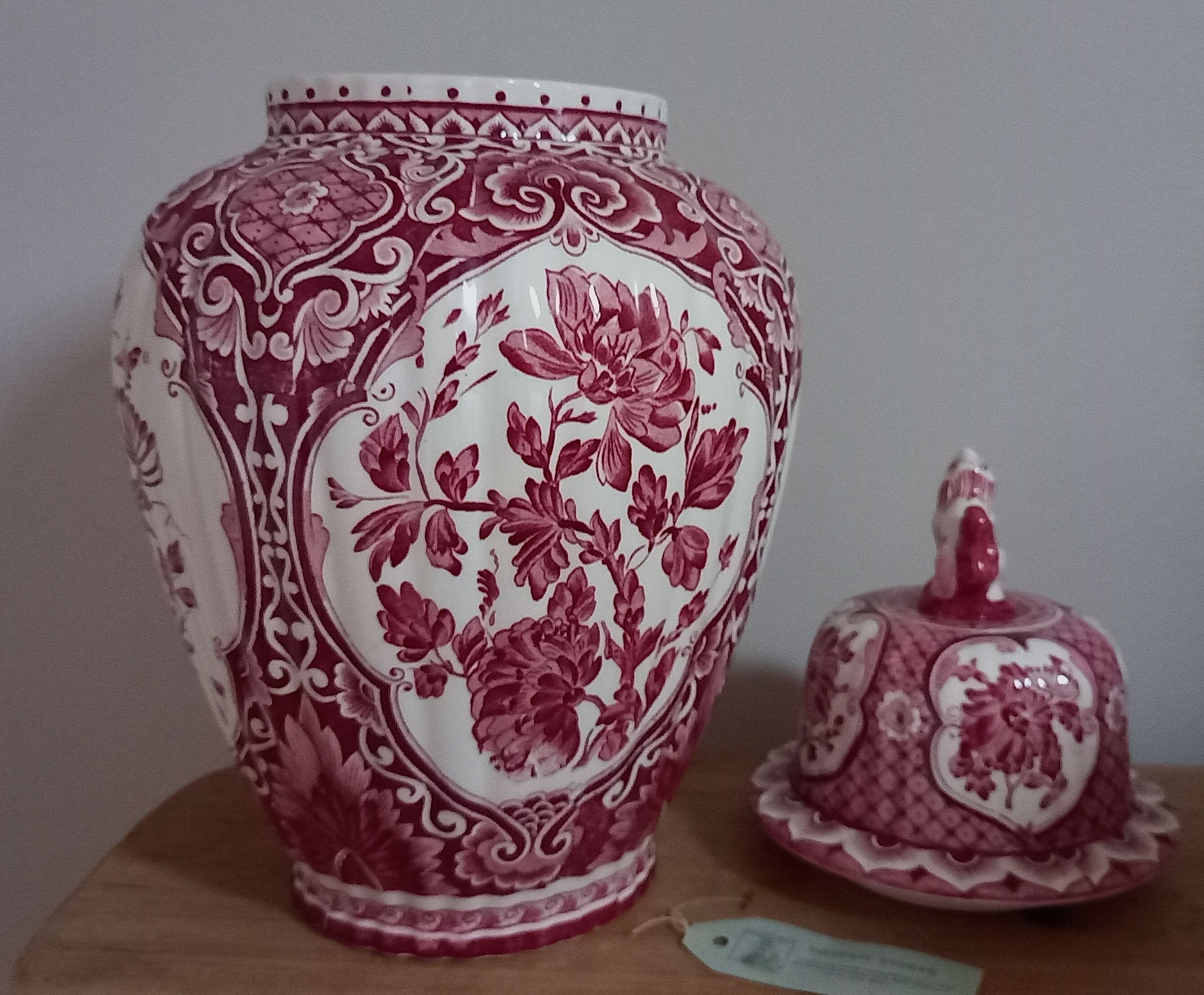 Covered vase Royal Sphinx Maastricht Petrus Regout & Co