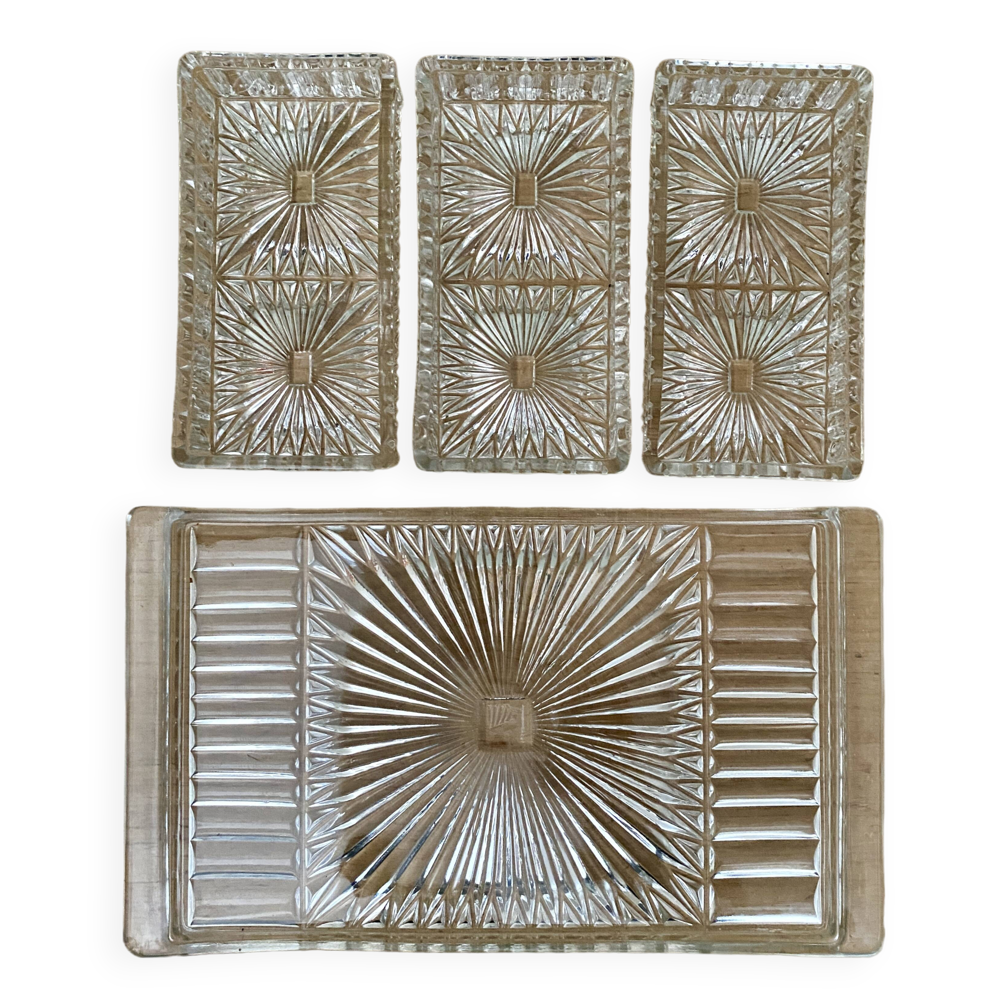 Tray and 3 vintage ramekins in worked glass