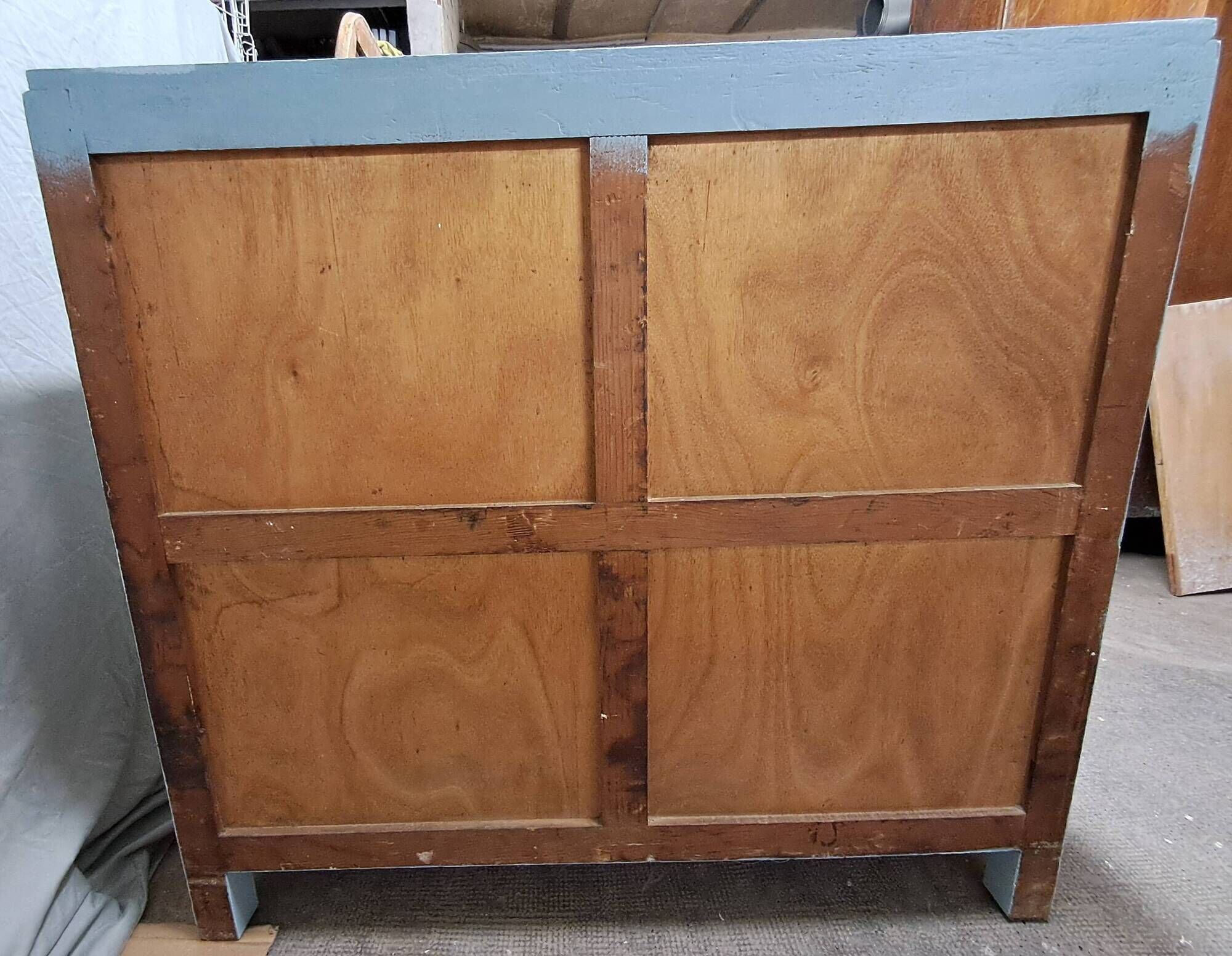 Chest of drawers with 4 drawers