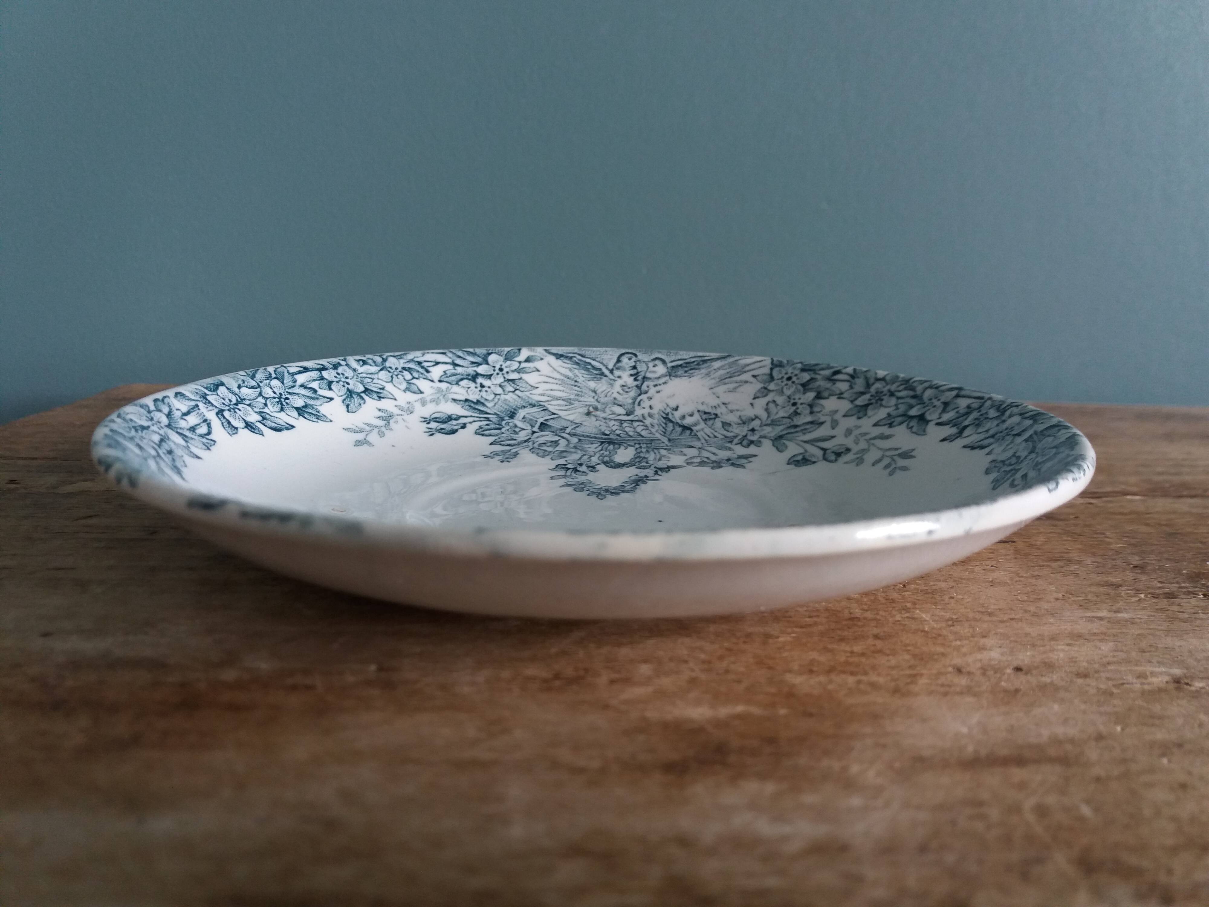 Saint Amand plate by Lebacqz & Bouchart, Colombier decoration, early 20th century