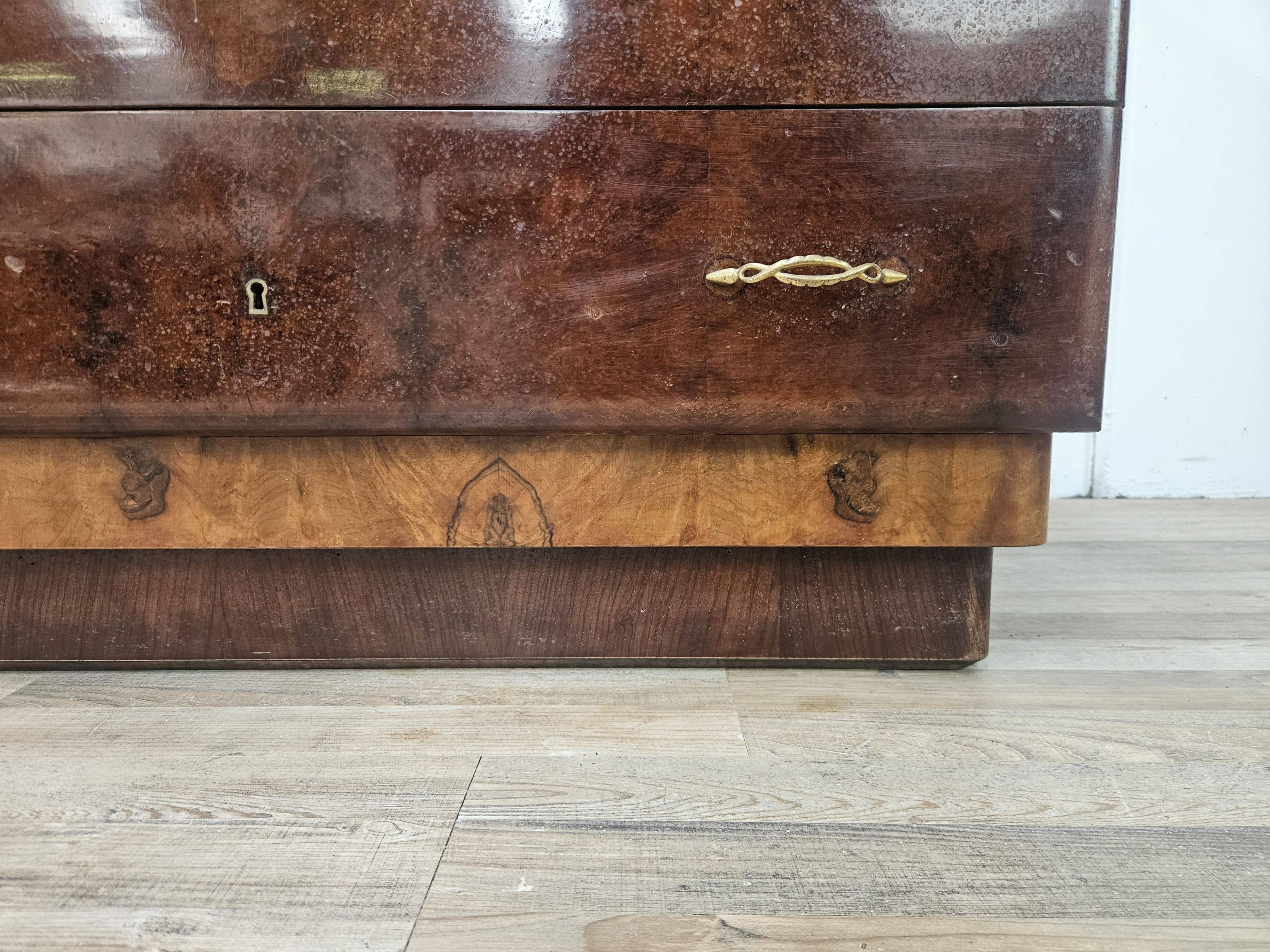 1940s Art Decò sideboard in walnut and blond walnut