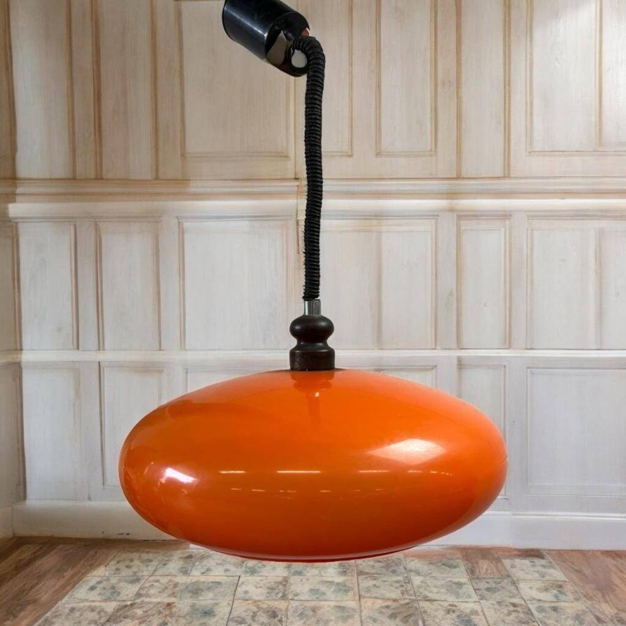 Vintage orange UFO chandelier / pendant light from the 70s