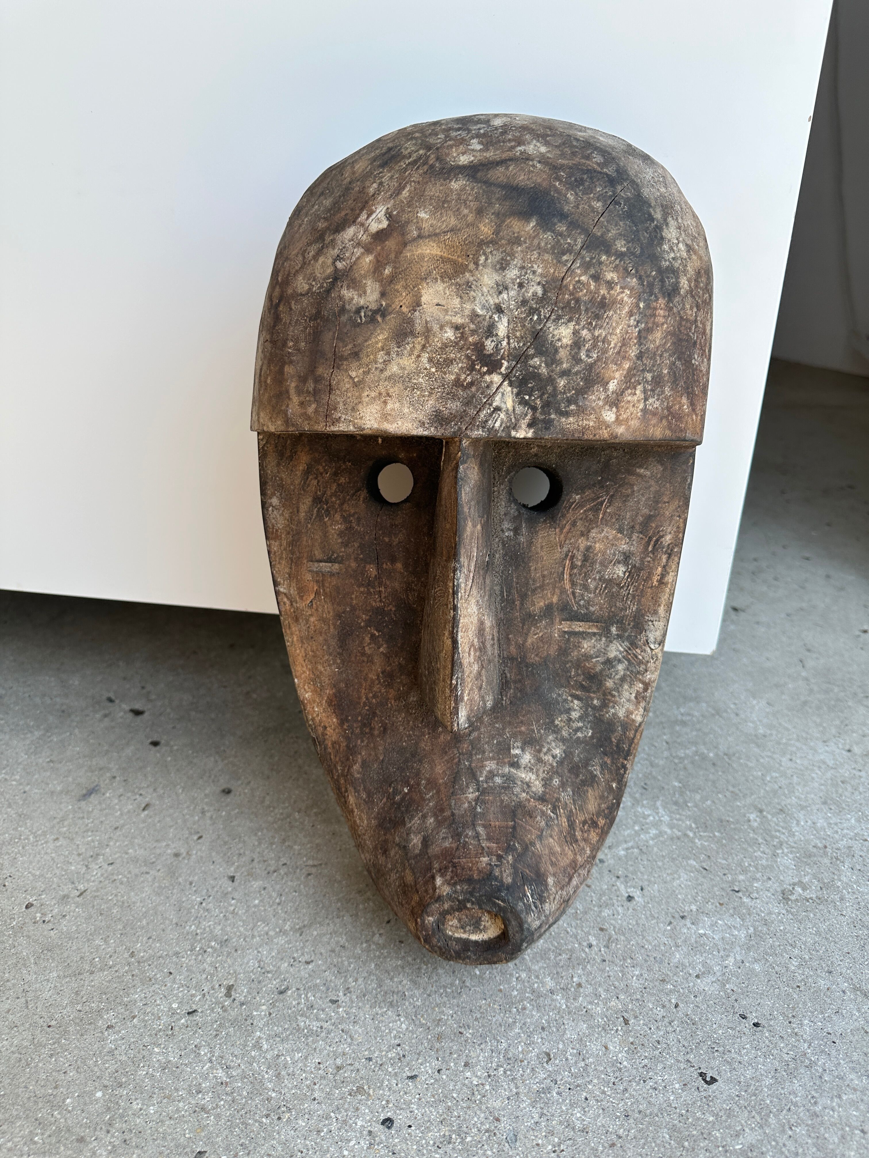 Large Timor mask in patinated wood H:50cm (1)